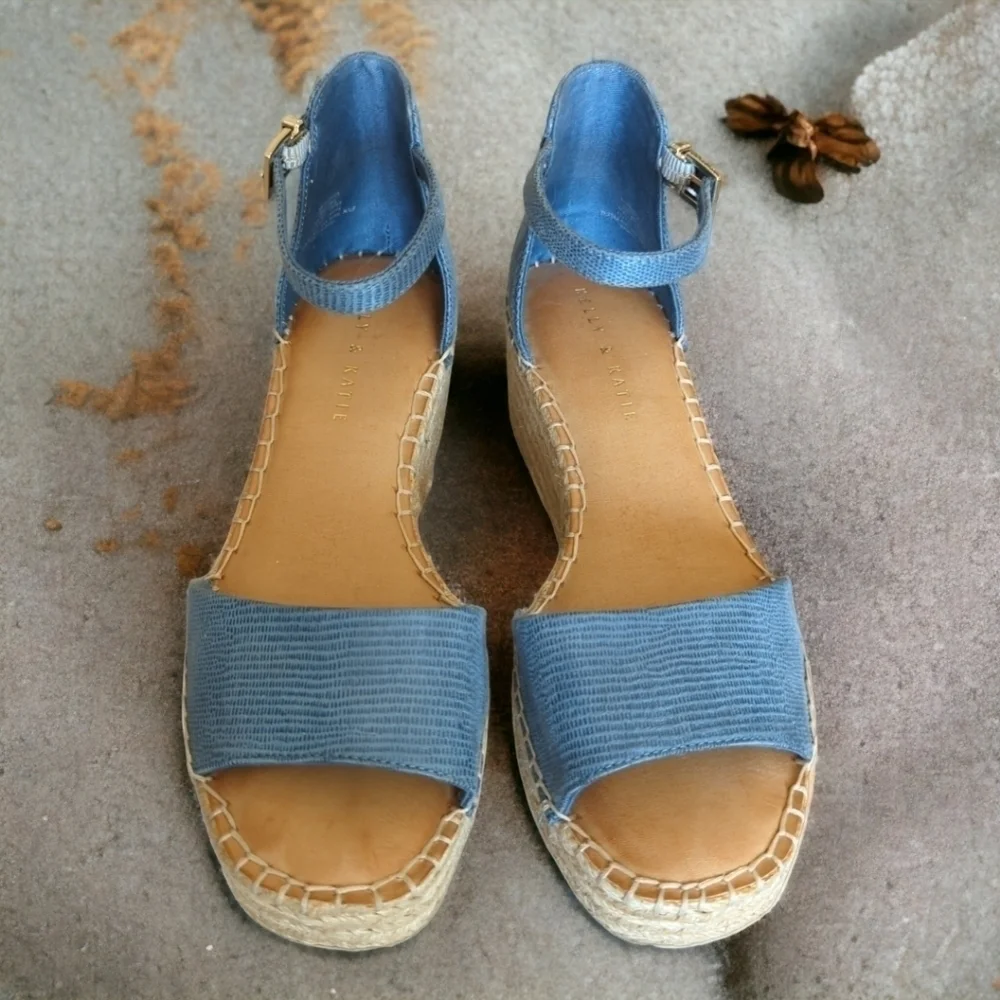 Kelly & Katie Wedgewood Blue Espadrille Wedge Sandals Size 8M